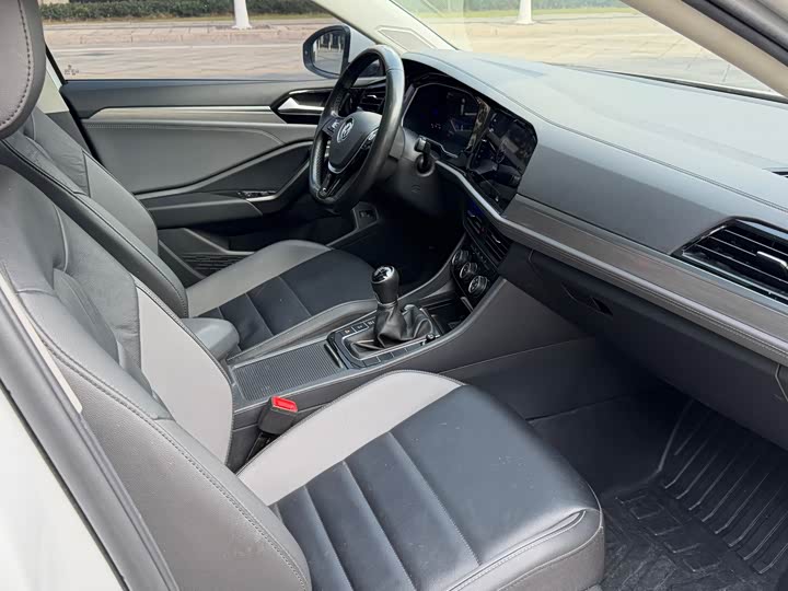 Фото 9 - Volkswagen Sagitar L