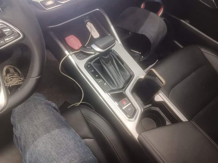 Фото 14 - Geely Emgrand