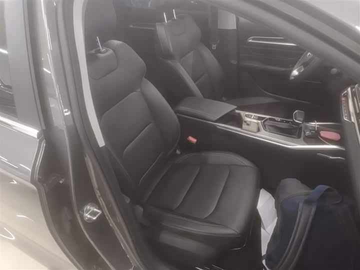 Фото 25 - Geely Emgrand