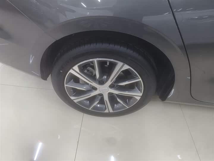 Фото 26 - Geely Emgrand