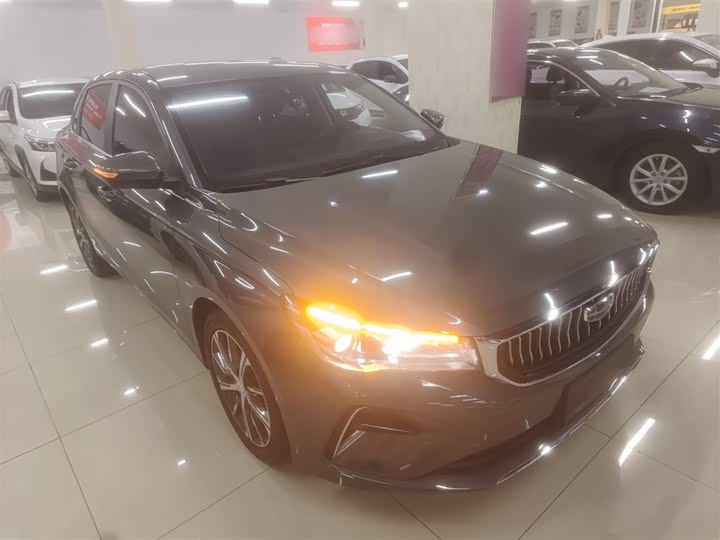 Фото 4 - Geely Emgrand