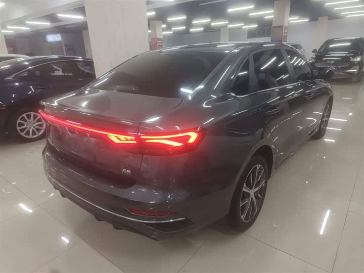 Фото 7 - Geely Emgrand