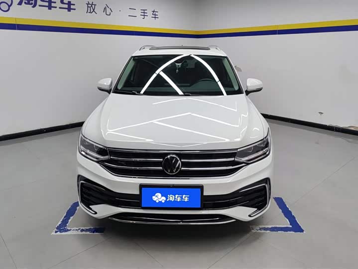 Фото 2 - Volkswagen Tiguan L Pro