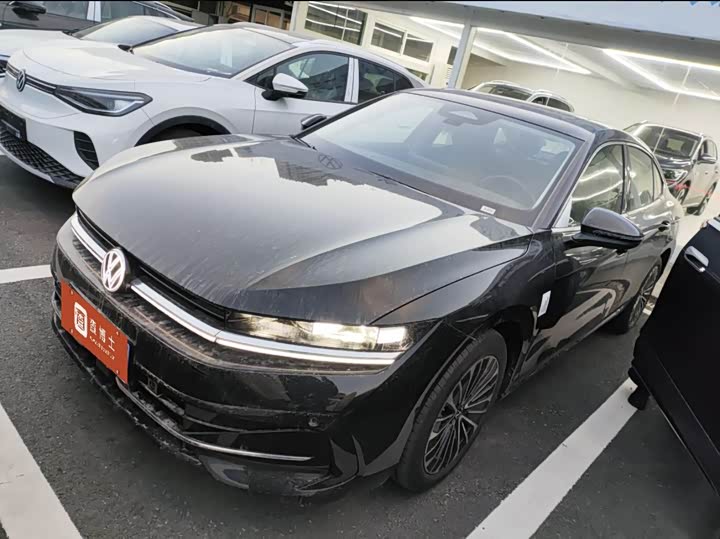 Фото 1 - Volkswagen Magotan