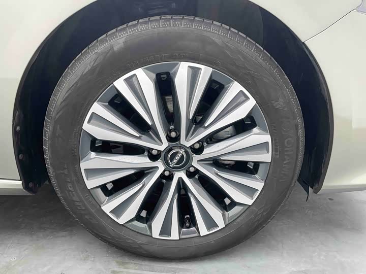 Фото 10 - Nissan Teana