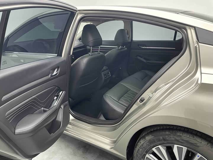 Фото 13 - Nissan Teana