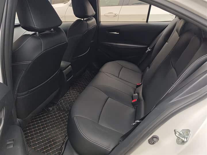 Фото 17 - Toyota Corolla