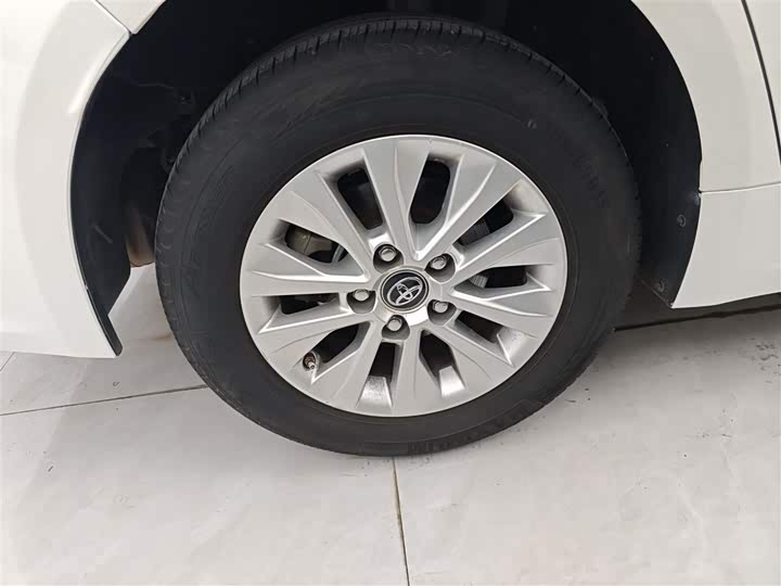 Фото 26 - Toyota Corolla