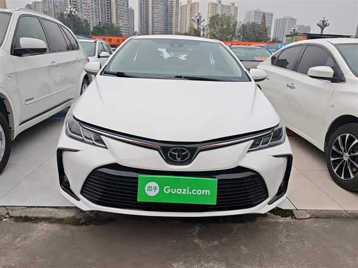 Фото 3 - Toyota Corolla