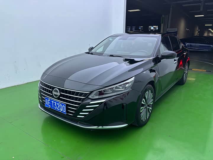 Фото 1 - Nissan Teana