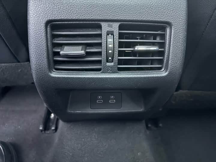 Фото 14 - Nissan Teana