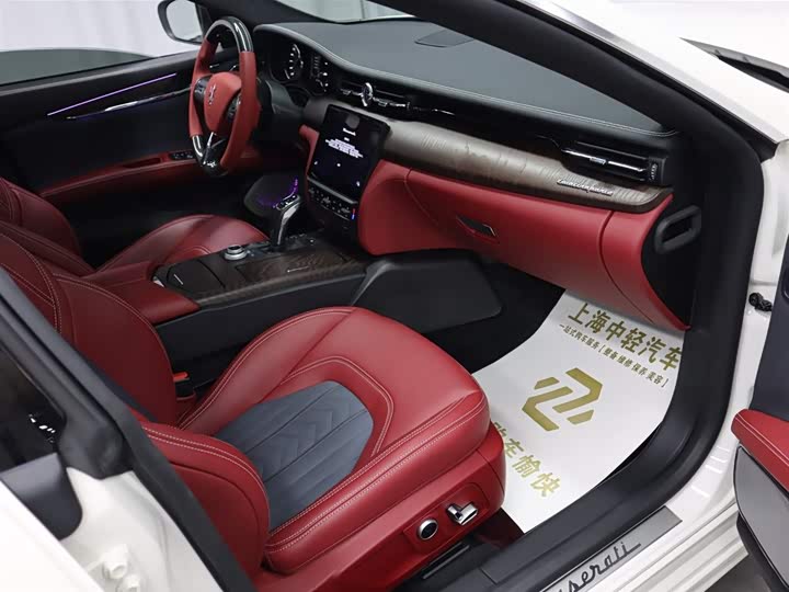 Фото 15 - Maserati Quattroporte