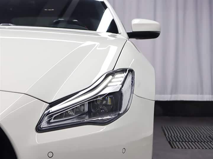 Фото 16 - Maserati Quattroporte