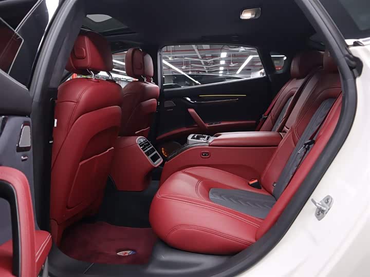 Фото 18 - Maserati Quattroporte