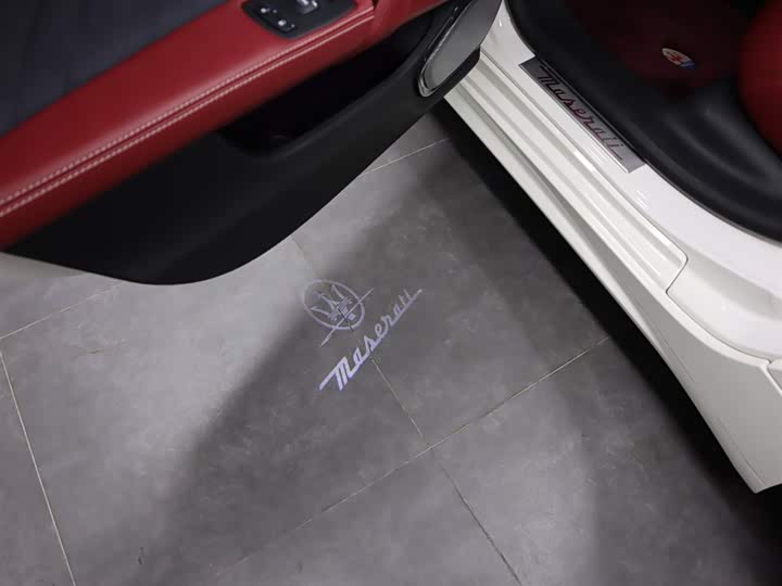 Фото 22 - Maserati Quattroporte