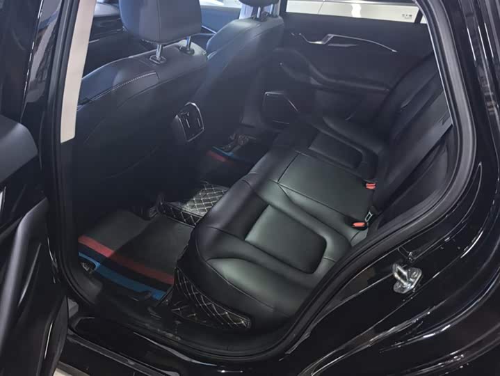 Фото 11 - Bestune B70