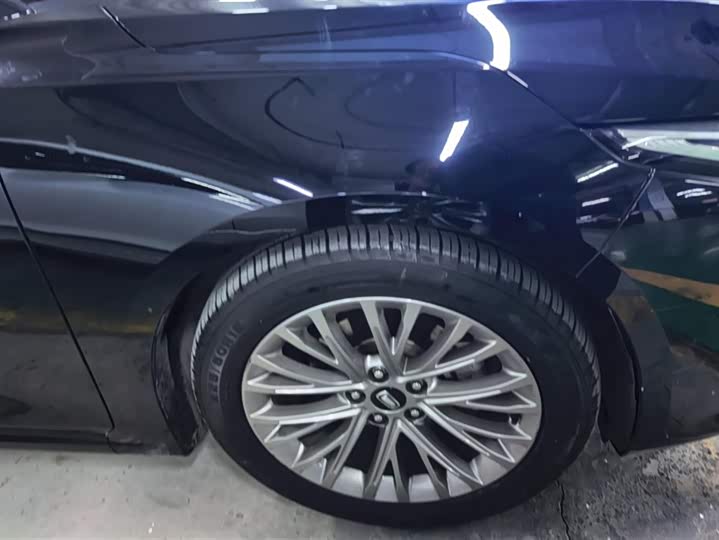 Фото 6 - Bestune B70