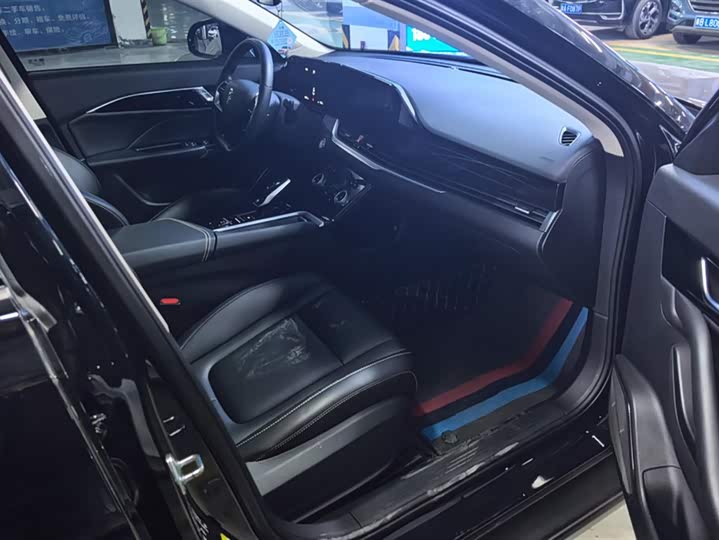 Фото 8 - Bestune B70