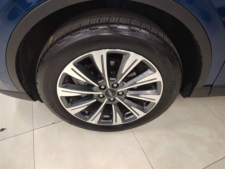 Фото 23 - Lincoln Corsair