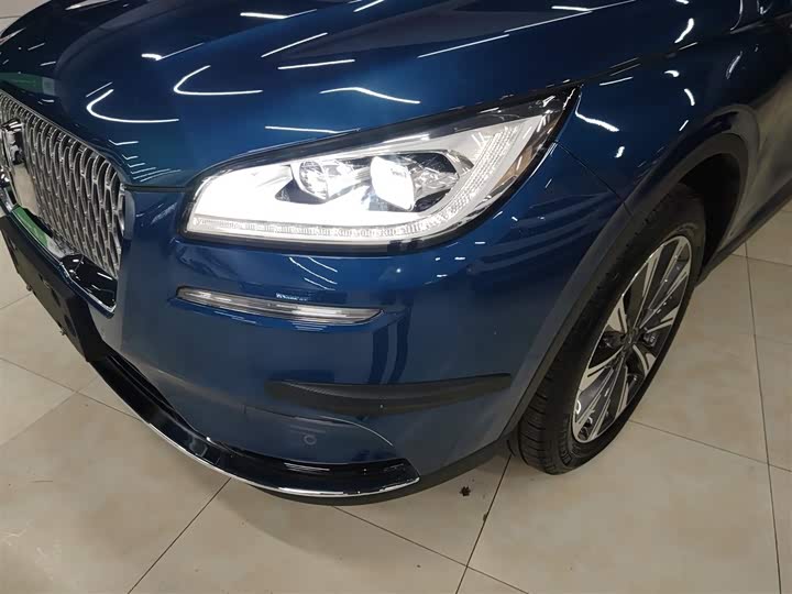 Фото 24 - Lincoln Corsair