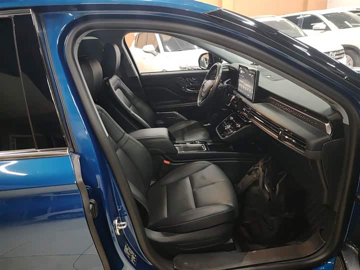 Фото 25 - Lincoln Corsair