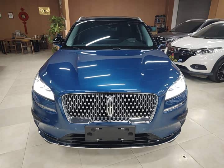 Фото 3 - Lincoln Corsair