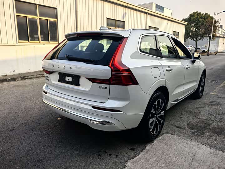 Фото 4 - Volvo XC60
