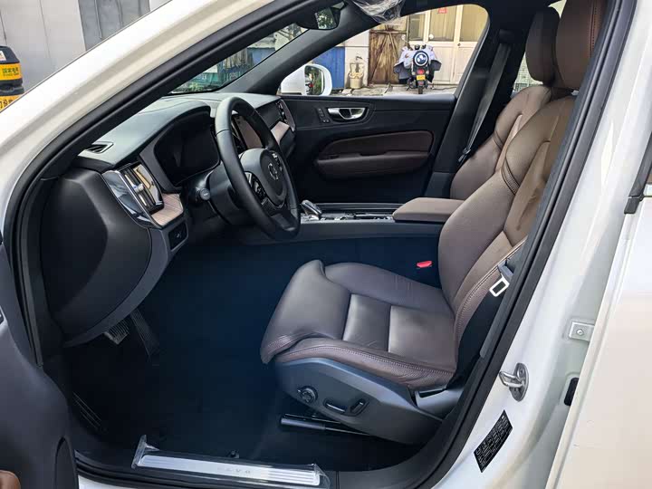 Фото 5 - Volvo XC60