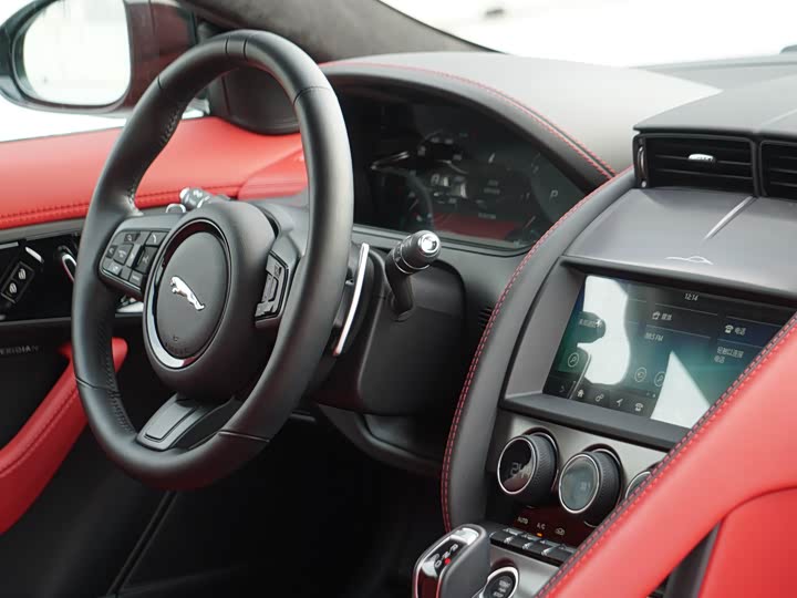 Фото 10 - Jaguar F-Type