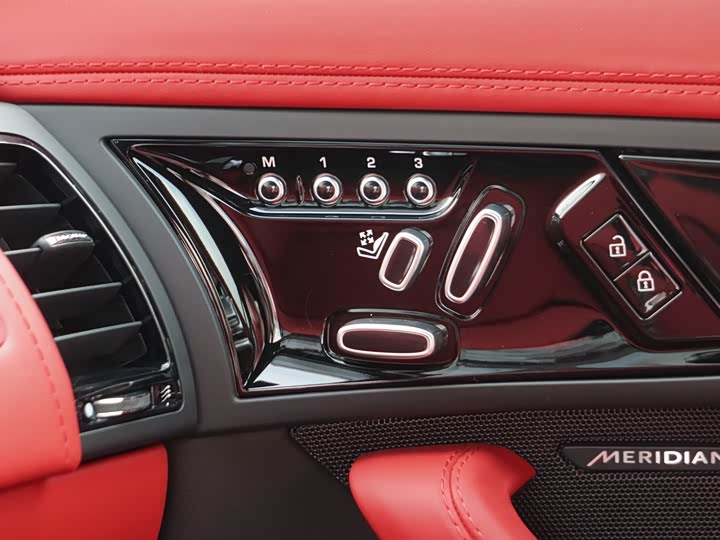 Фото 22 - Jaguar F-Type