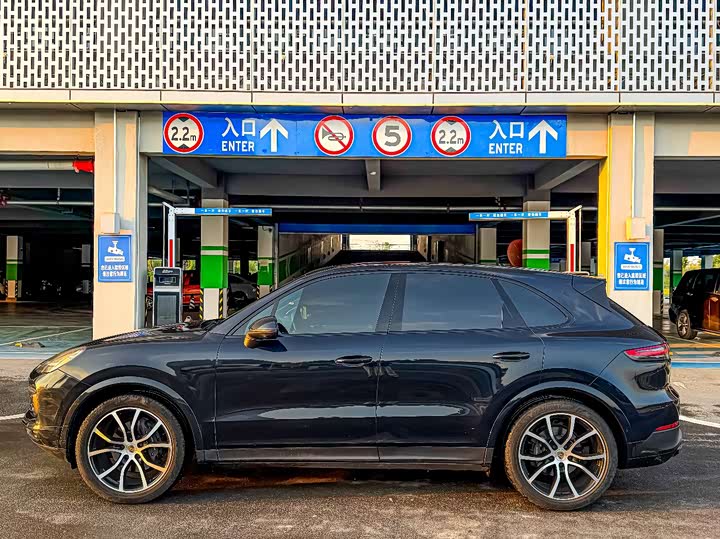 Фото 2 - Porsche Cayenne