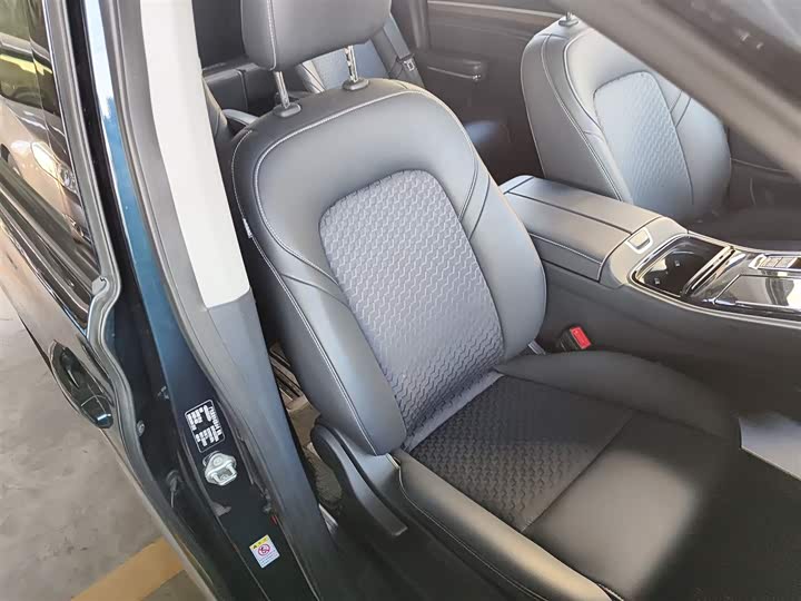 Фото 25 - GAC Trumpchi M8