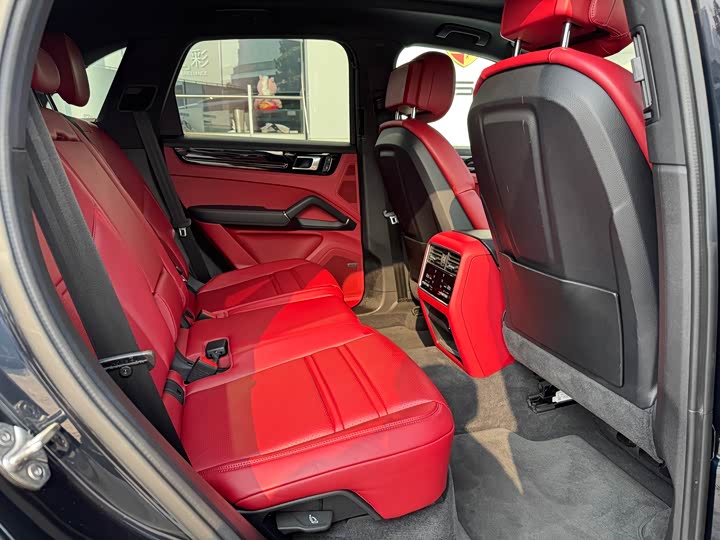 Фото 12 - Porsche Cayenne Hybrid