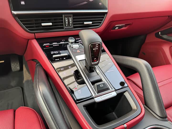 Фото 14 - Porsche Cayenne Hybrid