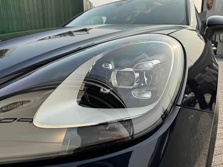 Фото 16 - Porsche Cayenne Hybrid