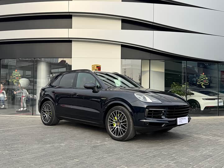 Фото 3 - Porsche Cayenne Hybrid