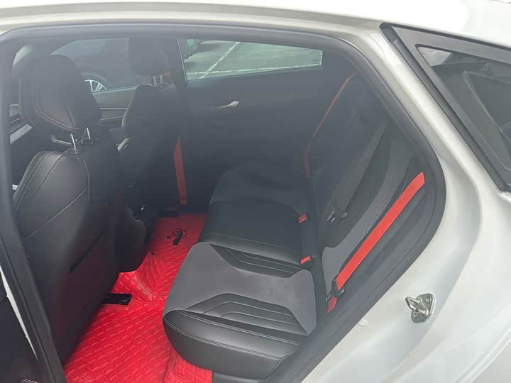 Фото 5 - Geely Binrui