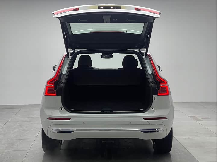 Фото 10 - Volvo XC60