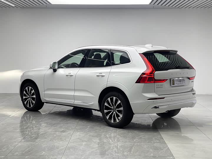 Фото 4 - Volvo XC60