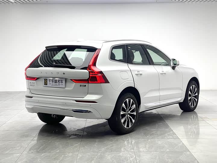 Фото 6 - Volvo XC60