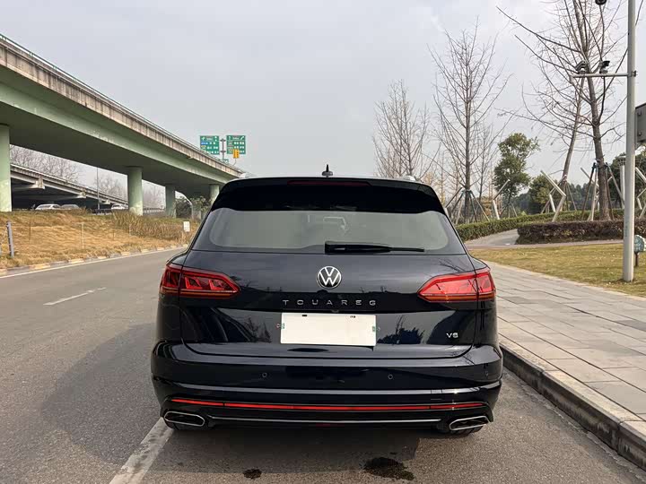 Фото 19 - Volkswagen Touareg