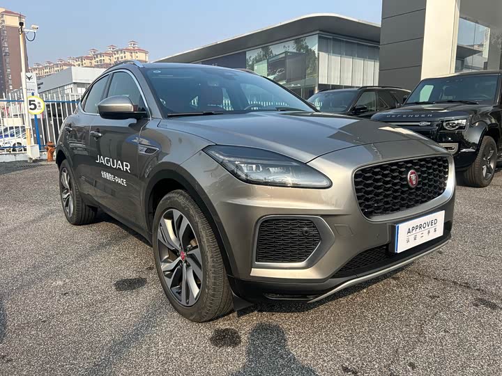 Фото 4 - Jaguar E-Pace