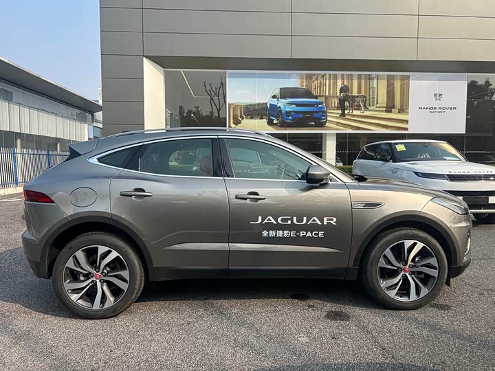 Фото 5 - Jaguar E-Pace
