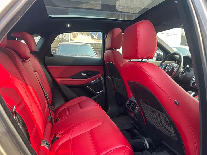 Фото 6 - Jaguar E-Pace