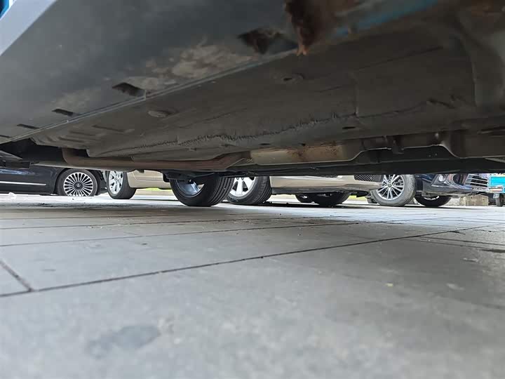 Фото 21 - Geely Emgrand GS