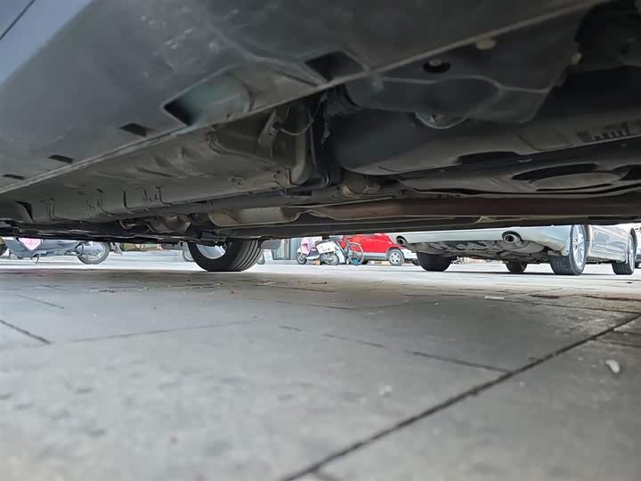 Фото 22 - Geely Emgrand GS