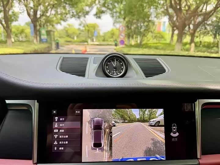 Фото 16 - Porsche Macan