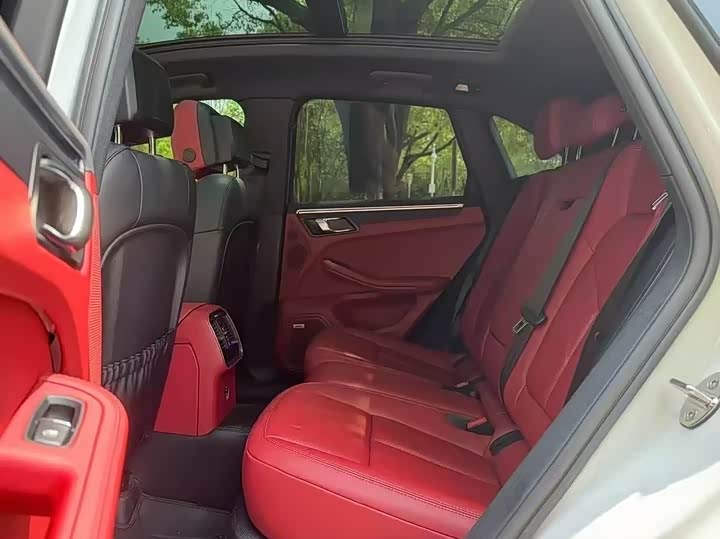 Фото 19 - Porsche Macan