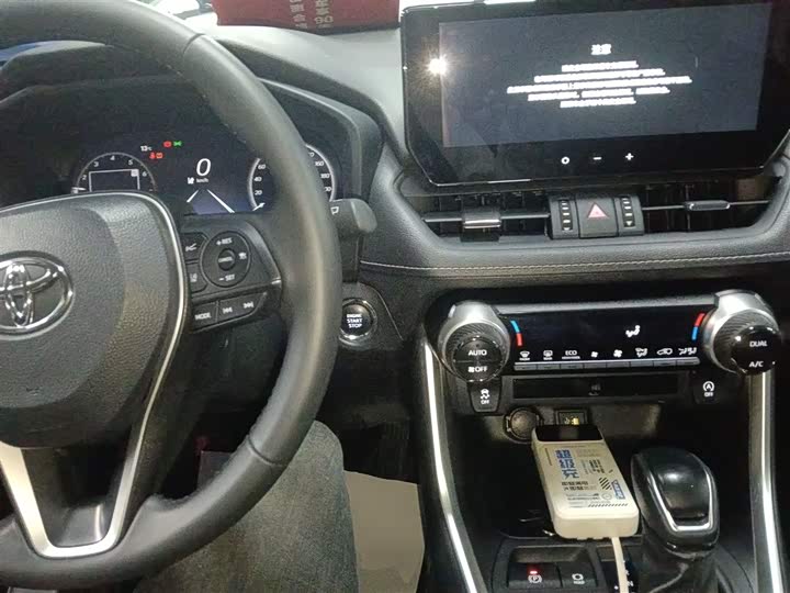 Фото 10 - Toyota Wildlander