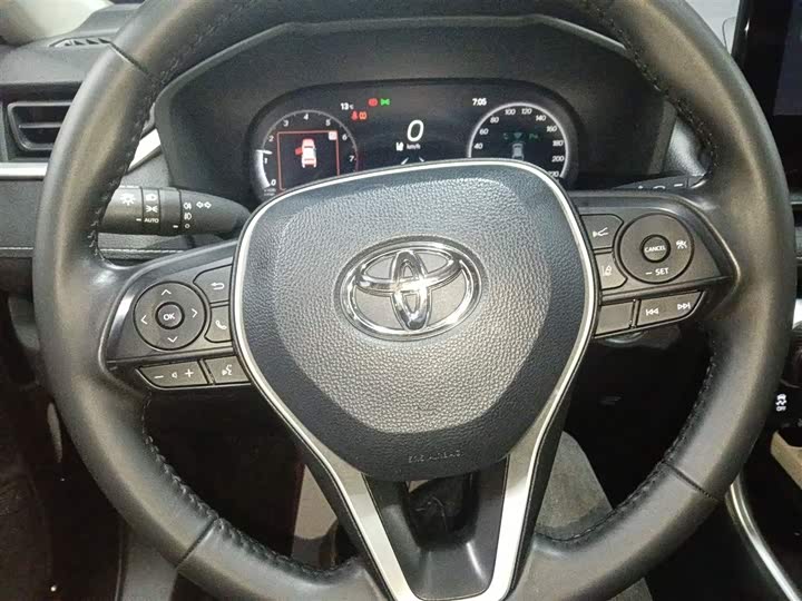 Фото 11 - Toyota Wildlander